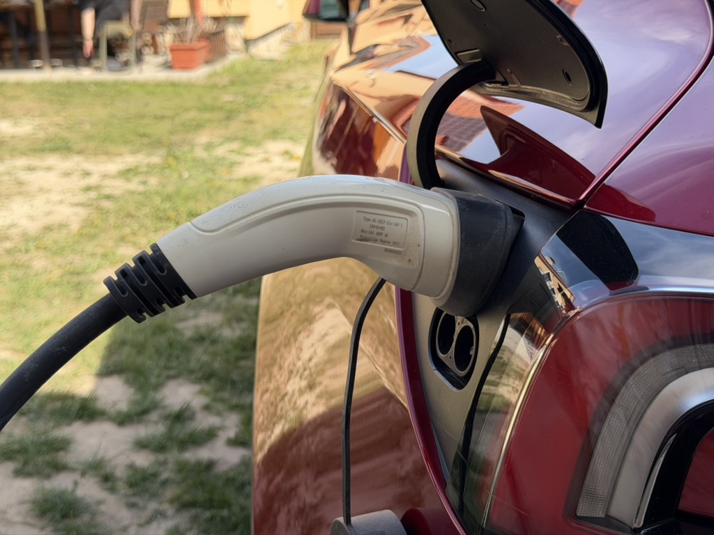 Apartmány Knížkovi – detail nabijeni elektromobilu