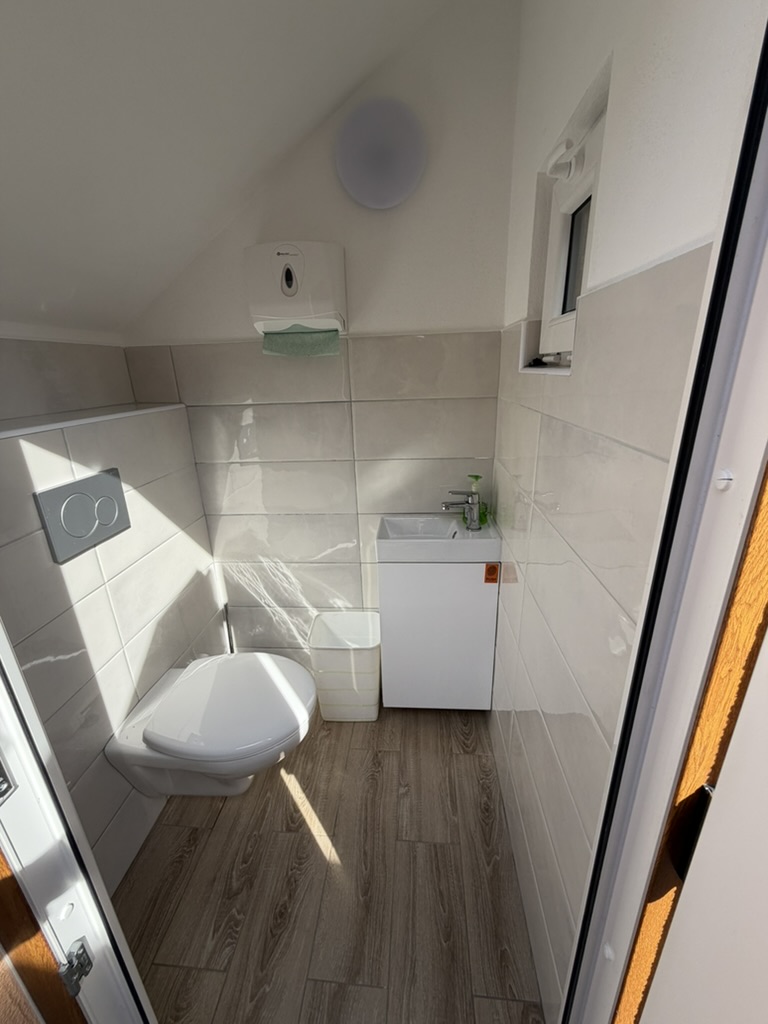Apartmány Knížkovi – wc a umyvadlo